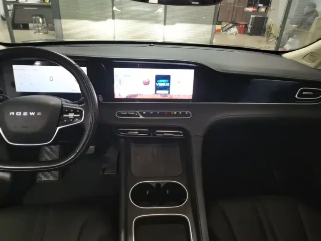 Roewe D7 — Фото автомобиля 12