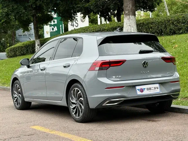 Volkswagen Golf — Фото автомобиля 4
