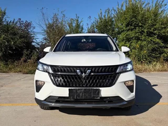Wuling Asta — Фото автомобиля 2