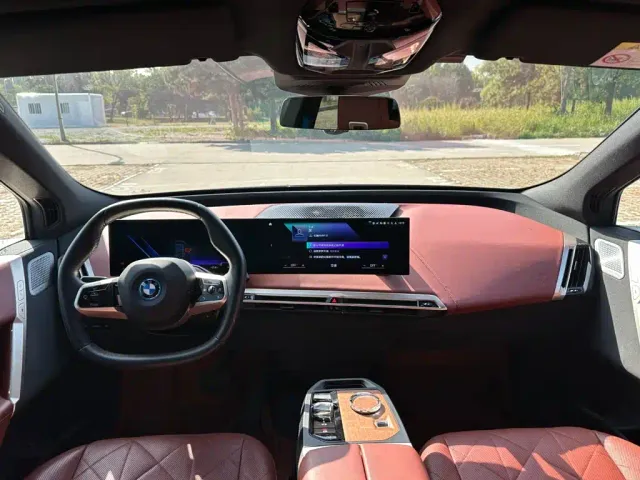 BMW iX M60 — Фото автомобиля 16