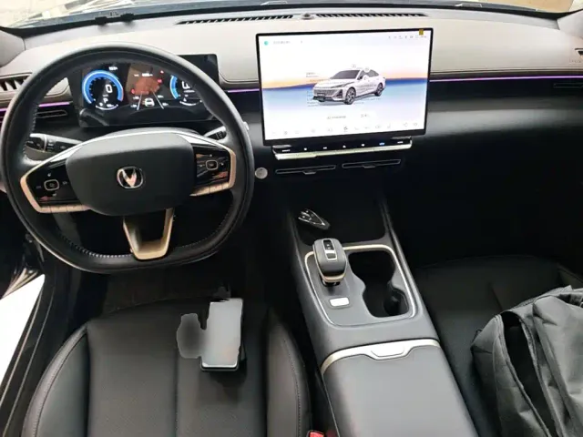 Changan Eado — Фото автомобиля 9