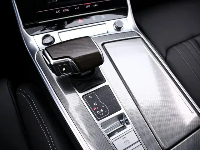 Audi A6L — Фото автомобиля 10