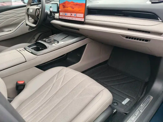 Geely Galaxy Xingyao 8 — Фото автомобиля 7