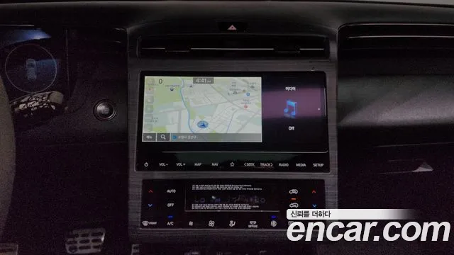 Hyundai Tucson Tucson (NX4) Бензин 1.6 турбо 2WD — Фото автомобиля 12