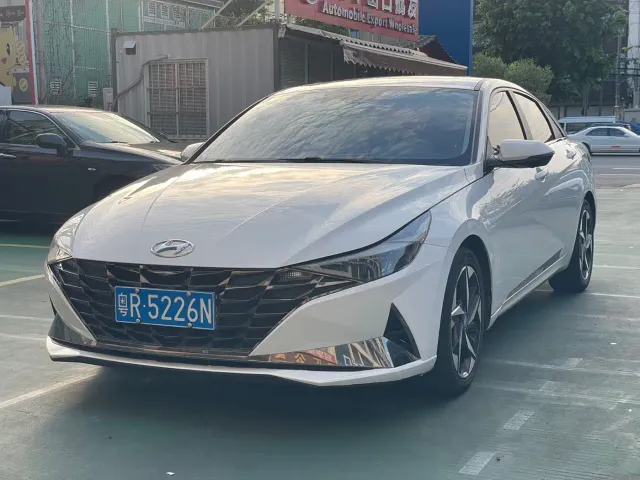 Фотография автомобиля — Hyundai Elantra
