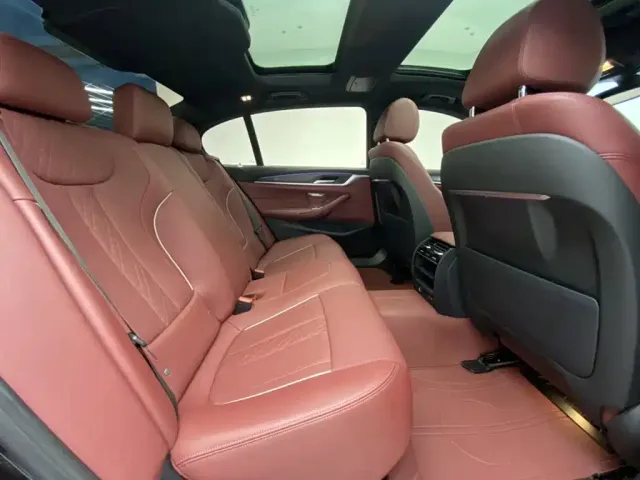 BMW 5 Series — Фото автомобиля 24