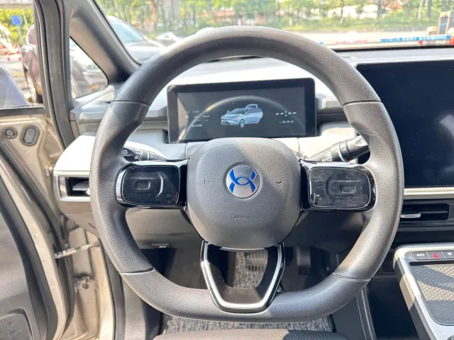 Hycan Z03 — Фото автомобиля 17