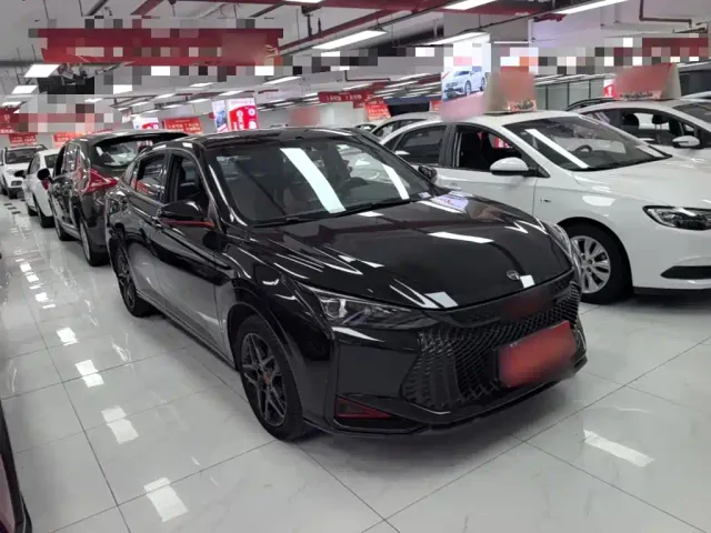 Dongfeng Yixuan — Фото автомобиля 3