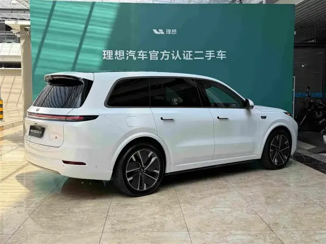 Li Auto L9 — Фото автомобиля 24