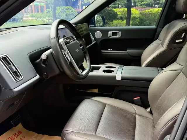 Li Auto L9 — Фото автомобиля 7