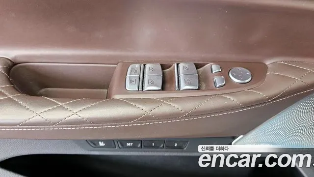 BMW 7-Series — Фото автомобиля 23