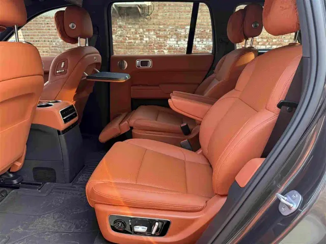 Li Auto L9 — Фото автомобиля 21