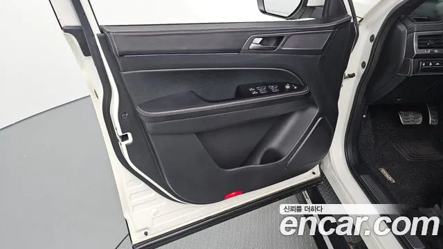 KG_Mobility_Ssangyong Rexton Новый Rexton Sport Дизель 2.2 4WD — Фото автомобиля 20