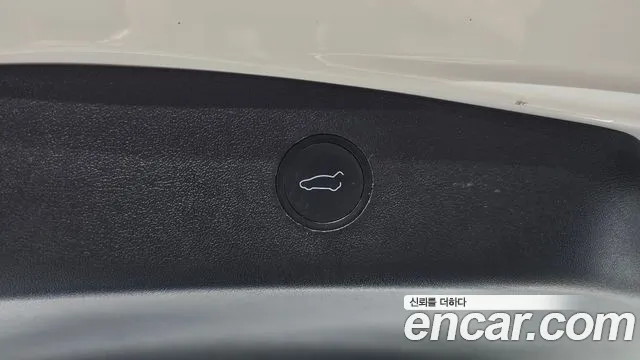 Tesla Model 3 — Фото автомобиля 26