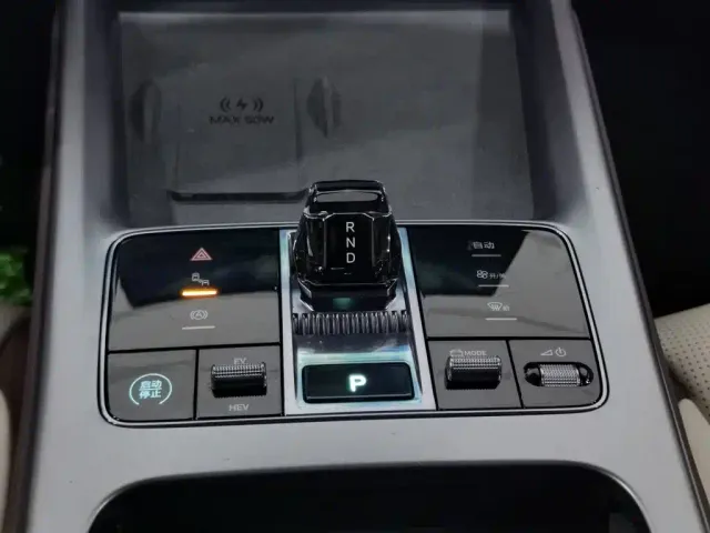 BYD Seal 07 DM-i — Фото автомобиля 13