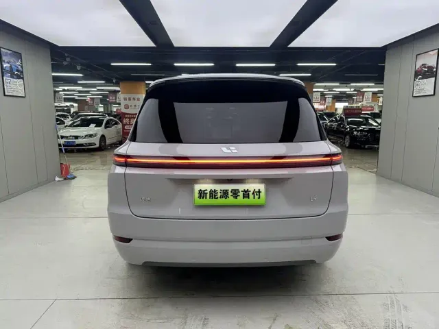 Li Auto L9 — Фото автомобиля 4