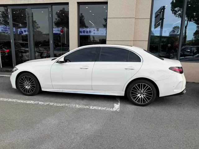 Mercedes-Benz C-Class — Фото автомобиля 3