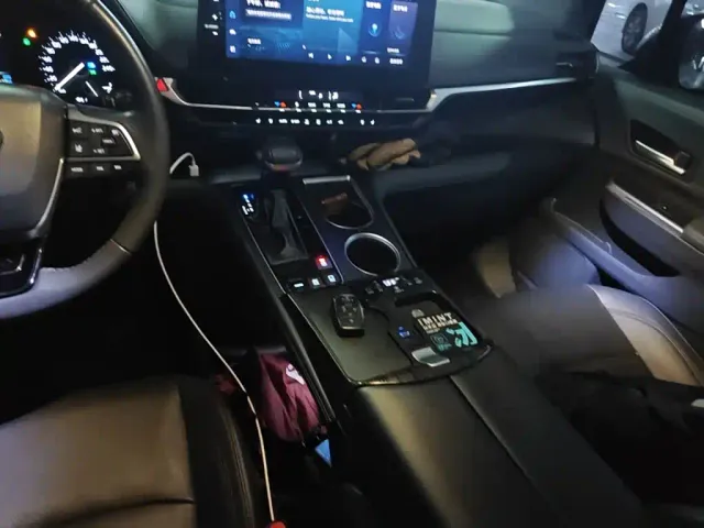 Toyota Sienna — Фото автомобиля 13