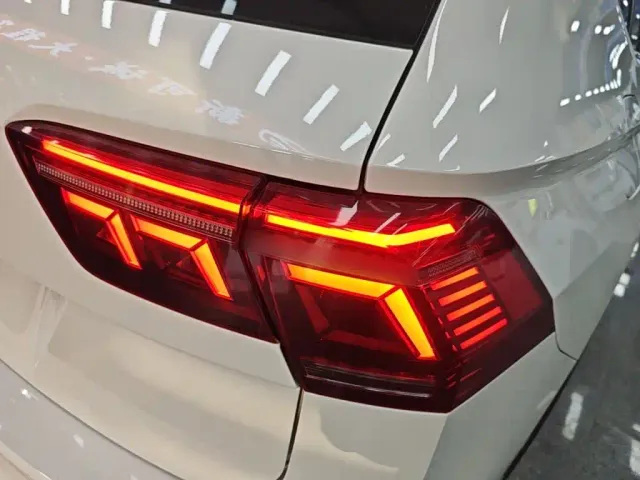 Volkswagen Tiguan L — Фото автомобиля 7