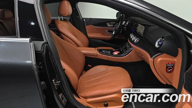 Mercedes-Benz CLS-Class — Фото автомобиля 11