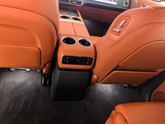 Li Auto L9 — Фото автомобиля 12