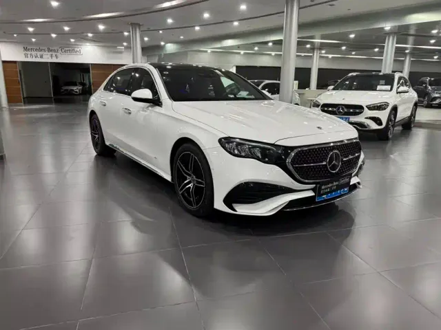 Mercedes-Benz E-Class — Фото автомобиля 7
