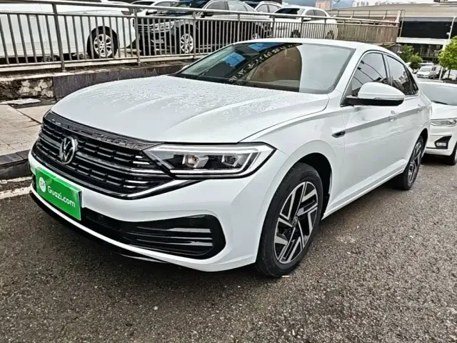 Фотография автомобиля — Volkswagen Sagitar