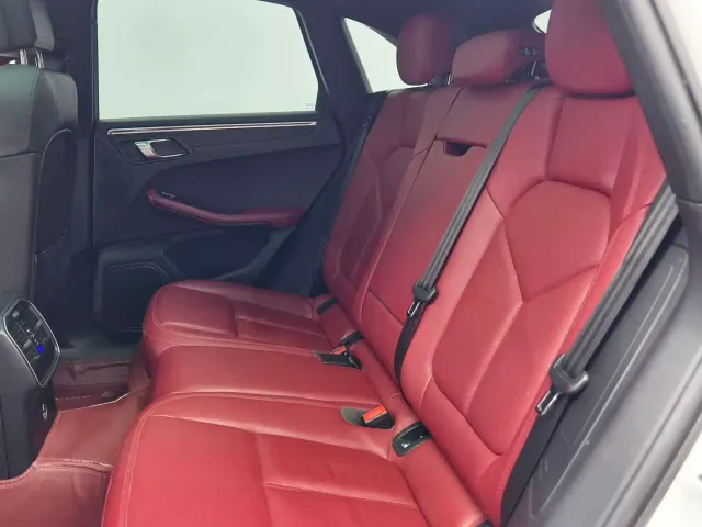 Porsche Macan — Фото автомобиля 12
