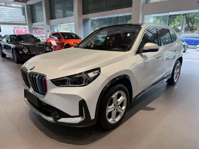 Фотография автомобиля — BMW X1