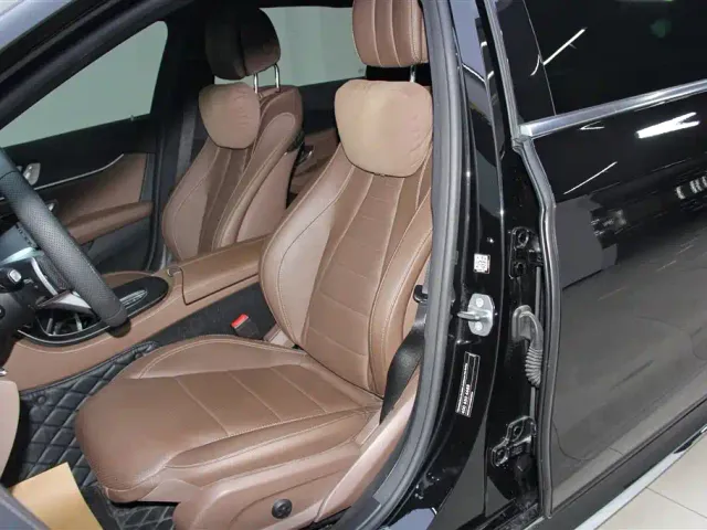 Mercedes-Benz E-Class — Фото автомобиля 18