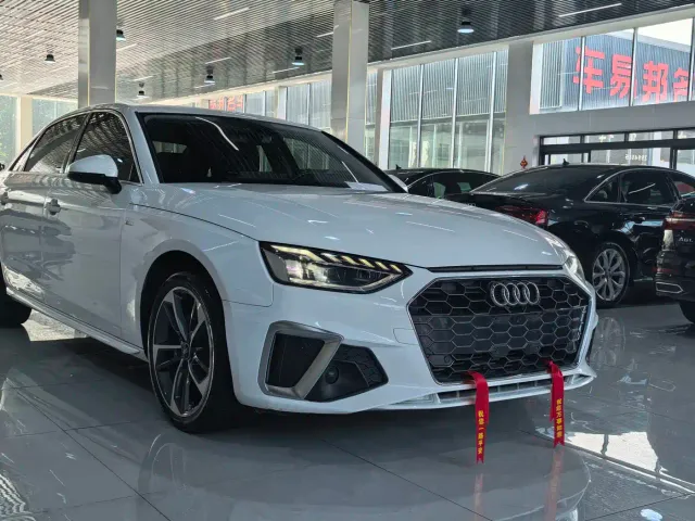 Audi A4L — Фото автомобиля 3
