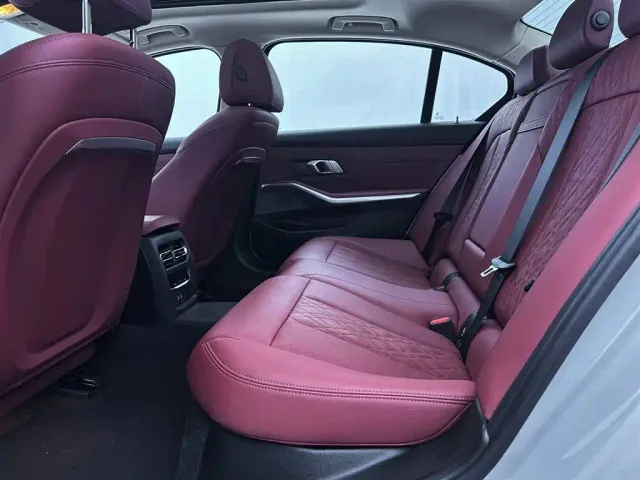 BMW 3 Series — Фото автомобиля 23