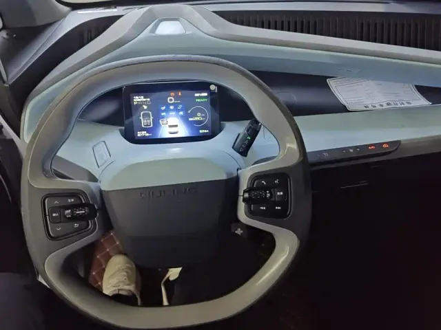 Wuling NanoEV — Фото автомобиля 12