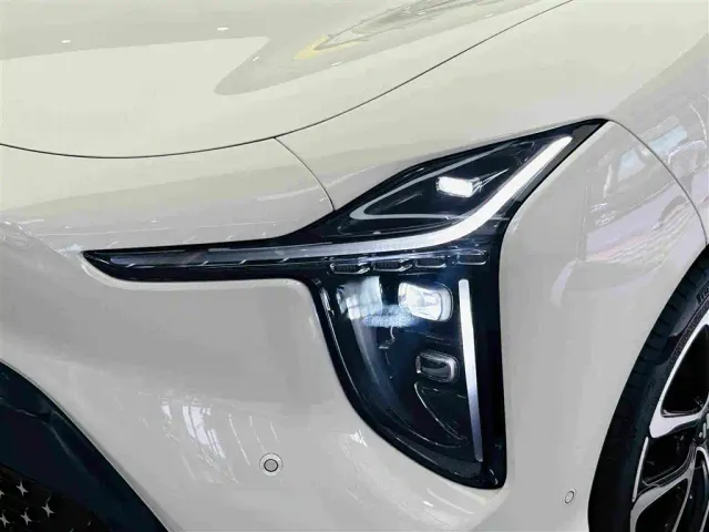 IM Motors LS6 — Фото автомобиля 12