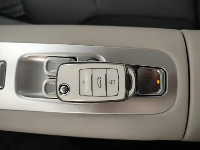 Changan Lumin — Фото автомобиля 8