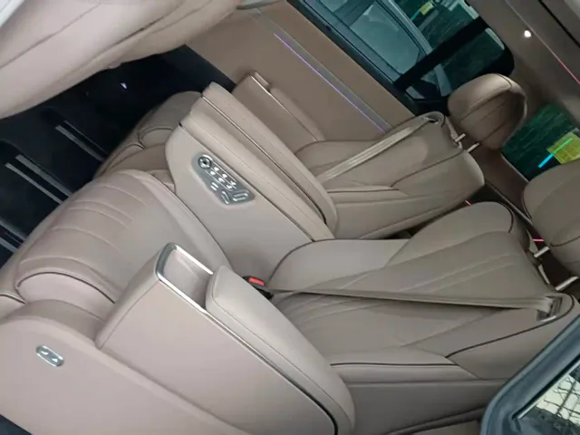 Xpeng X9 — Фото автомобиля 7