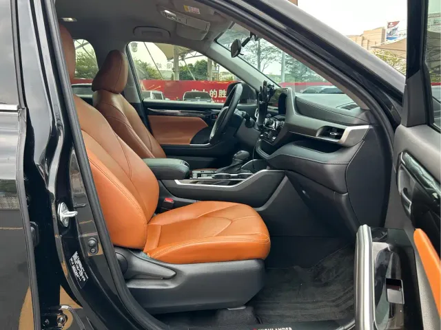 Toyota Highlander — Фото автомобиля 18