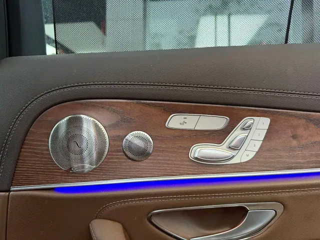 Mercedes-Benz E-Class — Фото автомобиля 12