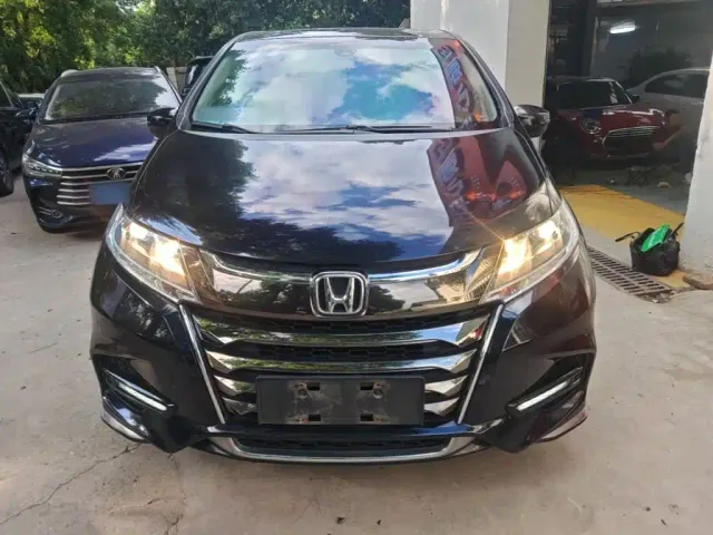 Honda Odyssey — Фото автомобиля 2