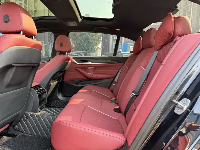 BMW 5 Series — Фото автомобиля 8