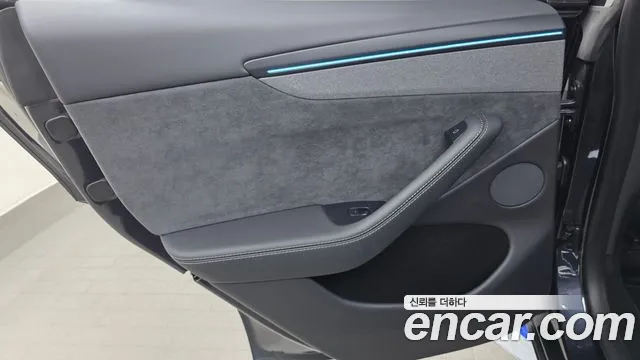 Tesla Model Y — Фото автомобиля 13