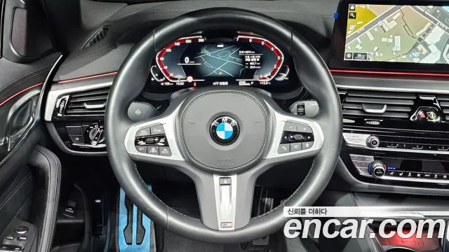 BMW 5 Series G30 — Фото автомобиля 24