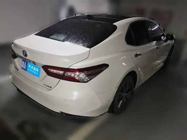 Toyota Camry — Фото автомобиля 2