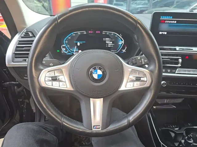 BMW iX3 — Фото автомобиля 10