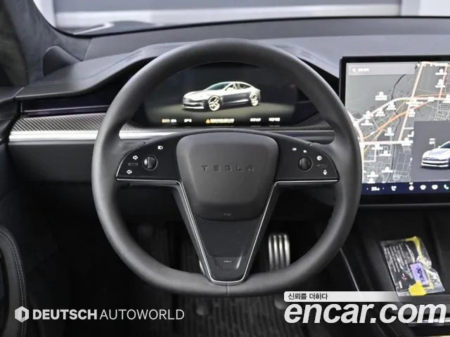 Tesla Model S — Фото автомобиля 13