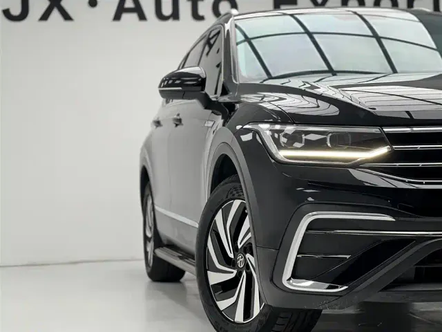 Volkswagen Tiguan L — Фото автомобиля 6