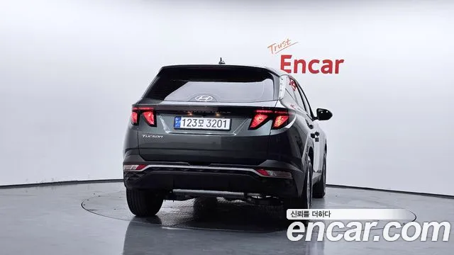 Hyundai Tucson Tucson (NX4) Бензин 1.6 турбо 2WD — Фото автомобиля 4