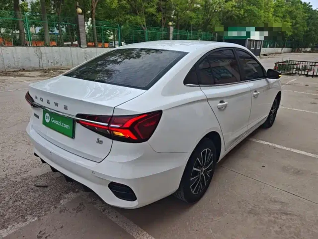 Roewe i5 — Фото автомобиля 6