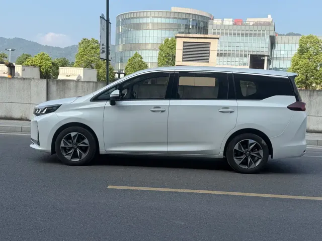 GAC Trumpchi M6 — Фото автомобиля 6