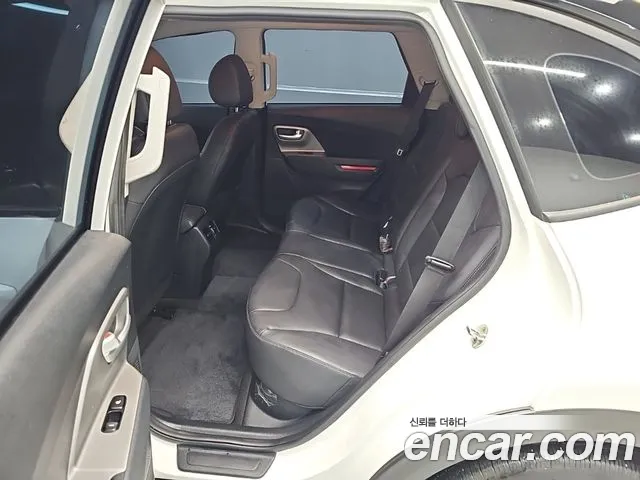 Kia Niro — Фото автомобиля 12